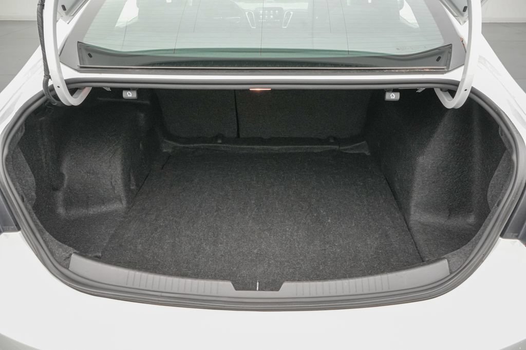 Used 2024 Chevrolet Malibu LS FWD image 19