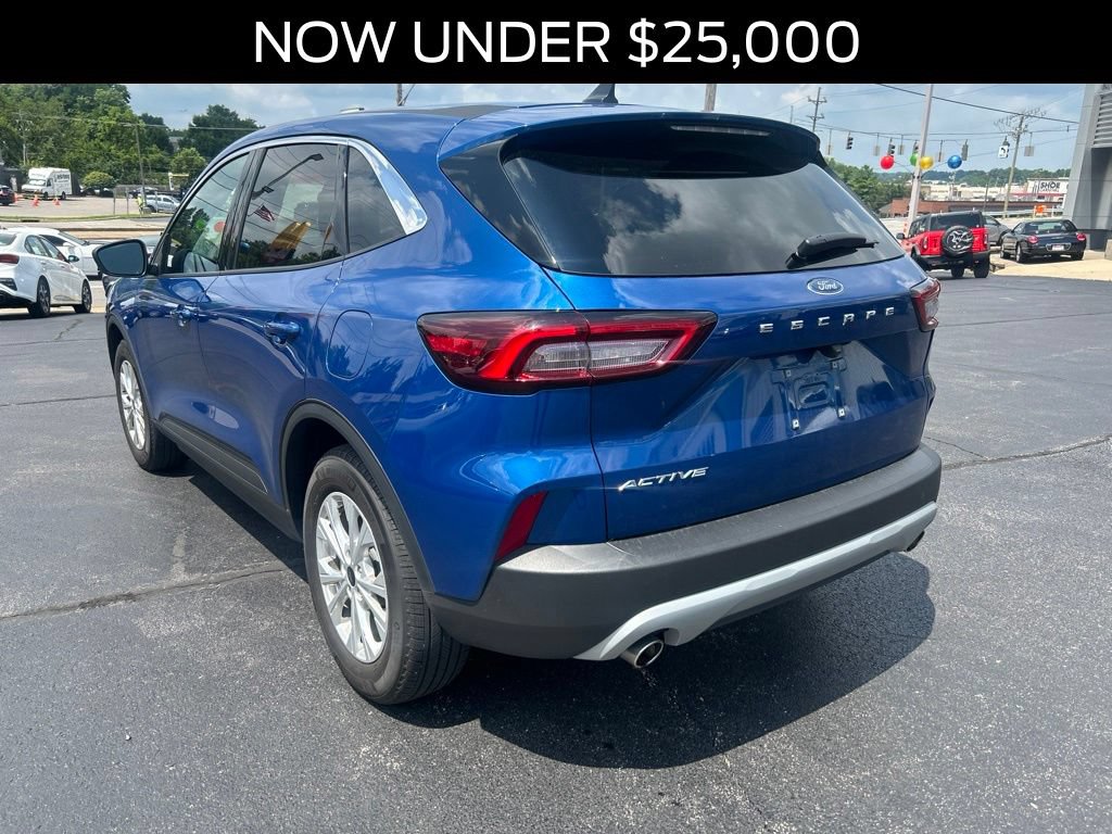 Certified 2023 Ford Escape Active w/ Cold Weather Package FWD image 3