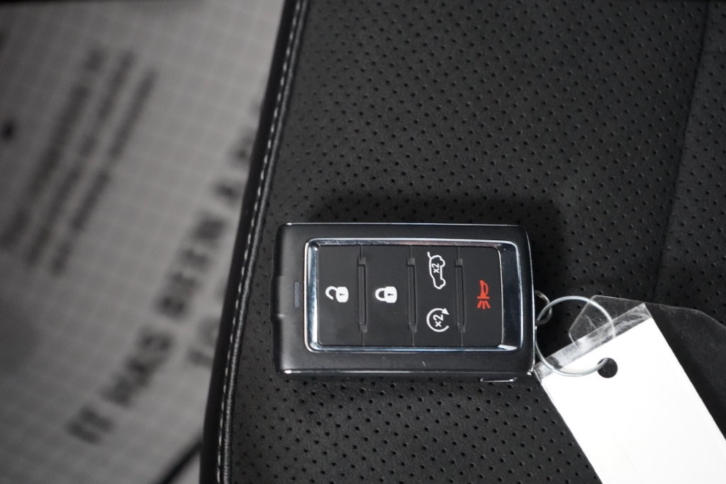 Used 2022 Jeep Grand Cherokee Altitude AWD/4WD image 43