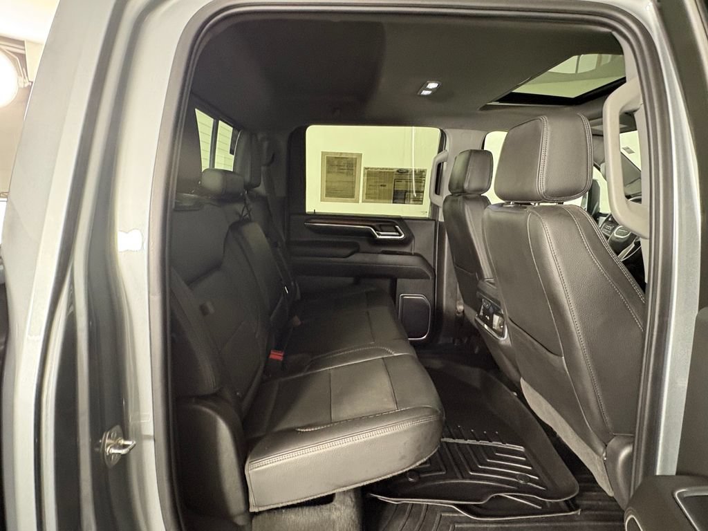 Used 2024 GMC Sierra 3500 Denali w/ Technology Package AWD/4WD image 32
