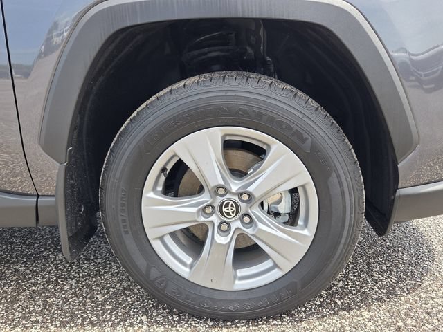 Used 2025 Toyota RAV4 XLE AWD/4WD image 11