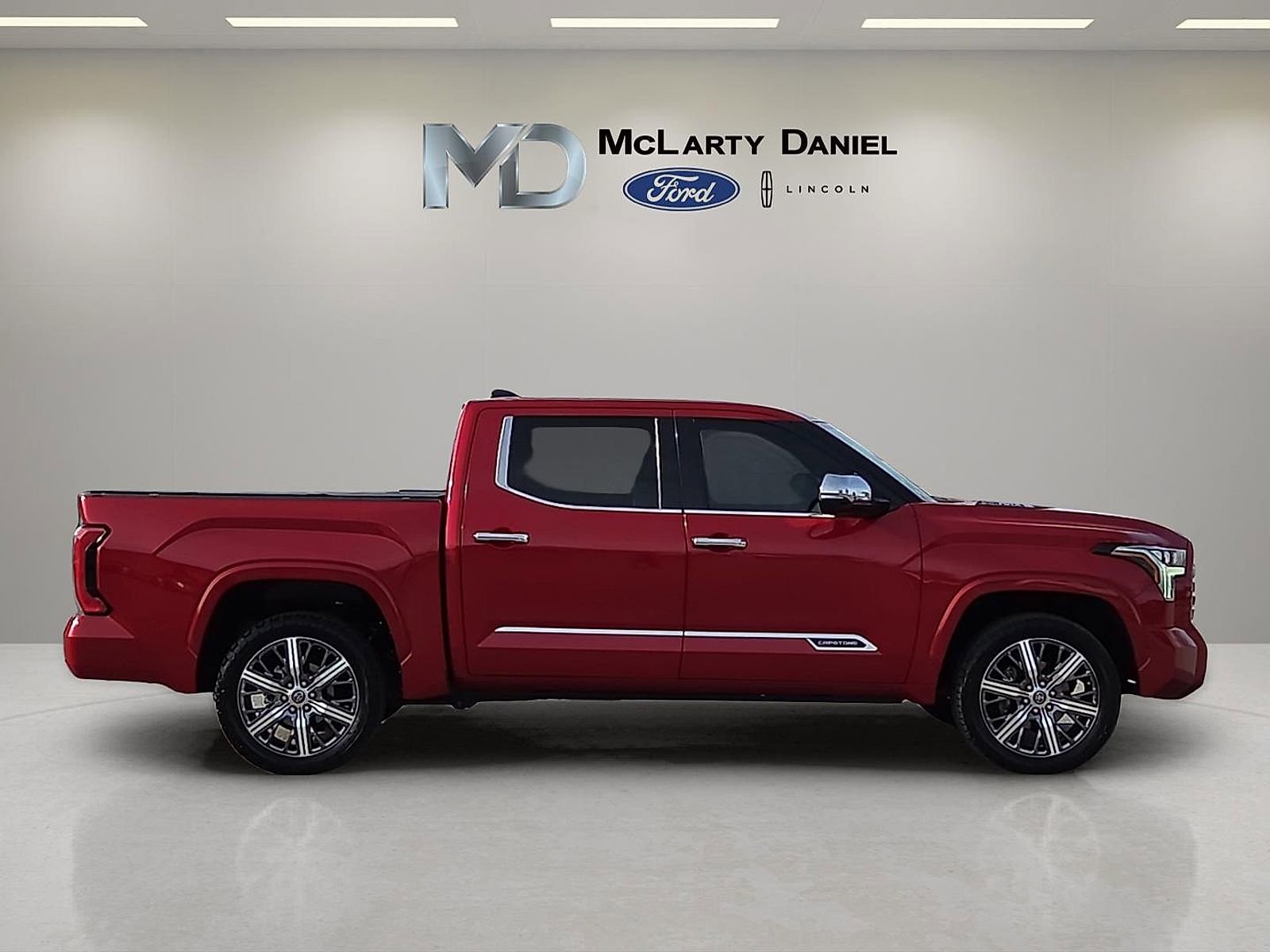 Used 2022 Toyota Tundra Capstone AWD/4WD image 6