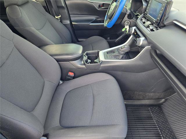 Used 2021 Toyota RAV4 LE FWD image 13