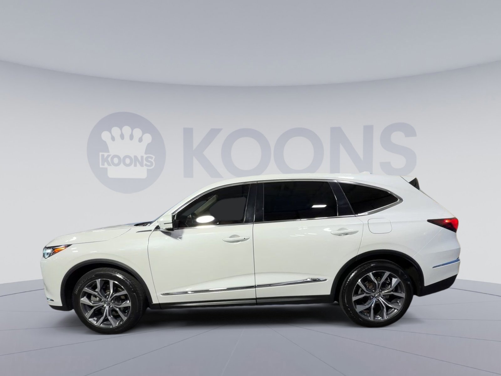 Used 2023 Acura MDX SH-AWD w/ Technology Package image 3
