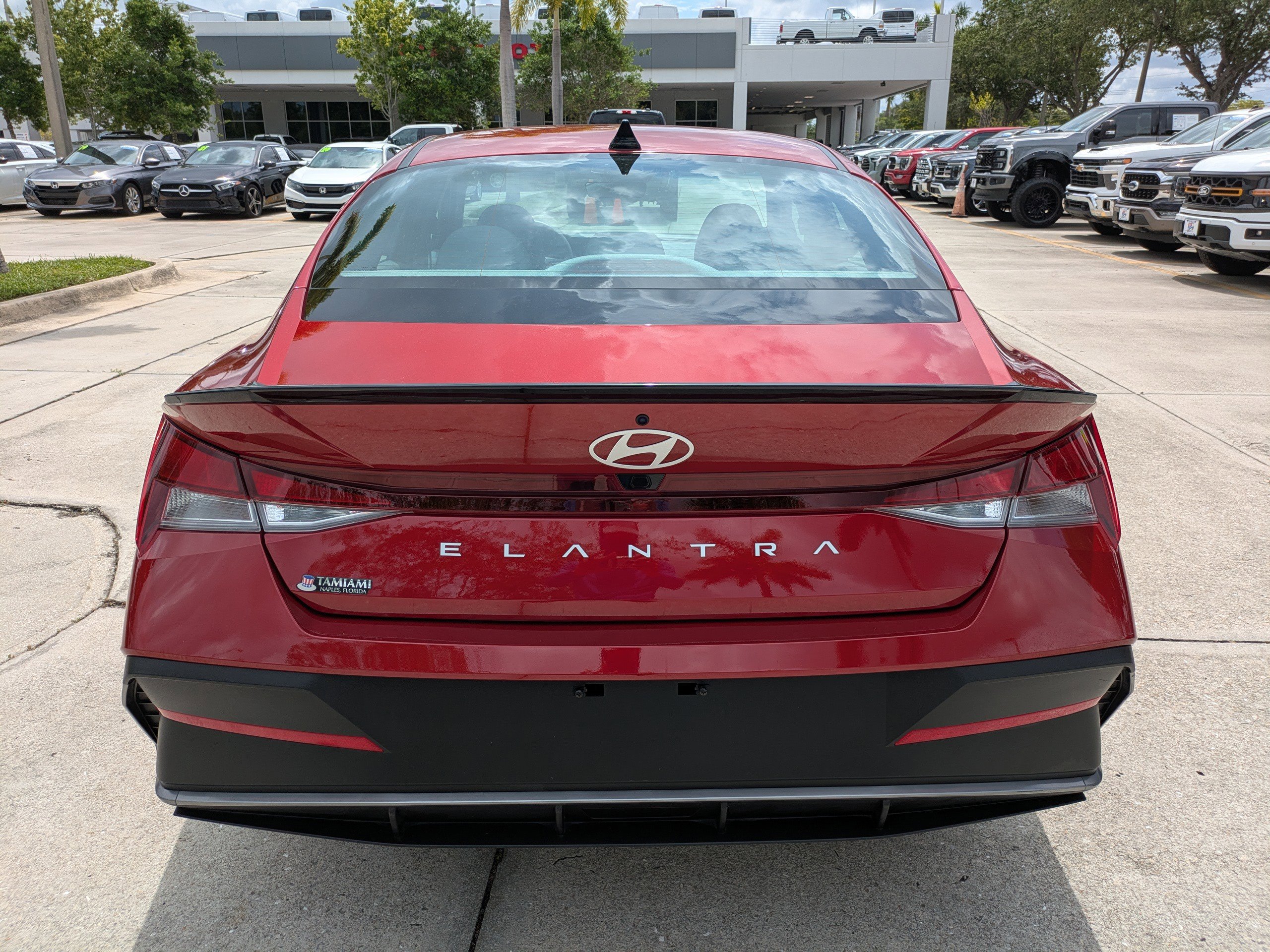 Used 2025 Hyundai Elantra Sport FWD image 5