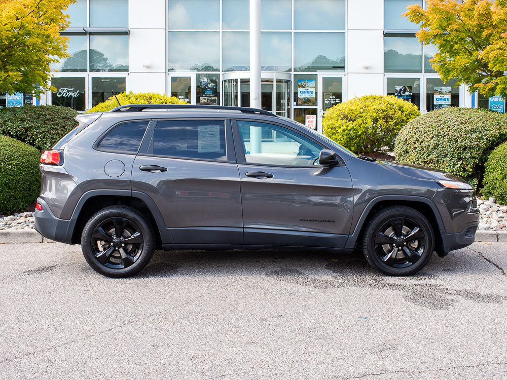 Used 2017 Jeep Cherokee Sport