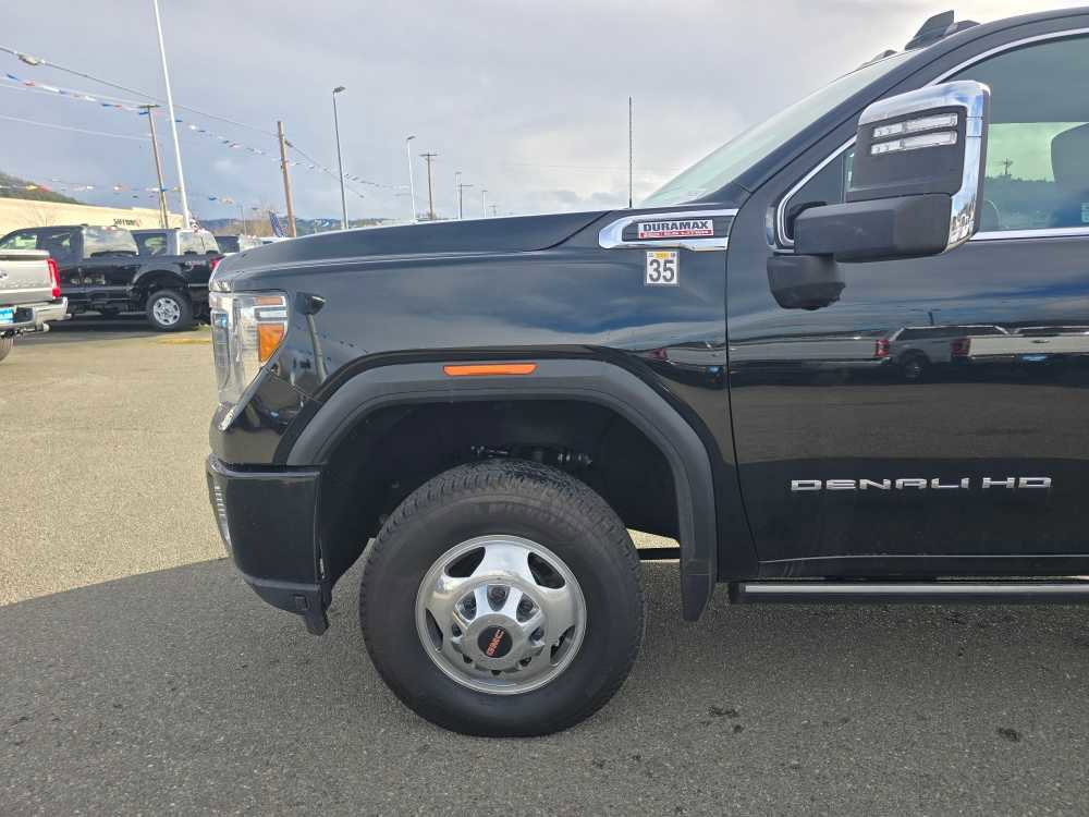 Used 2022 GMC Sierra 3500 Denali w/ Denali Ultimate Package image 18