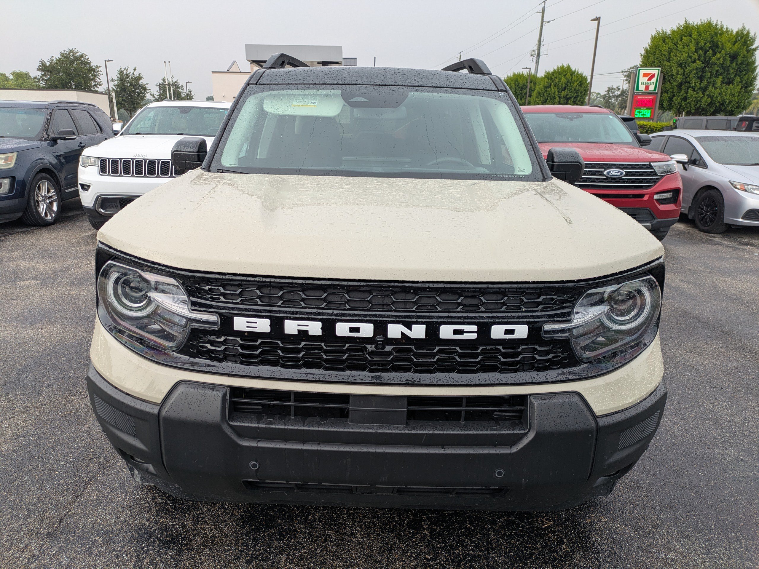 Certified 2025 Ford Bronco Sport Outer Banks w/ Outer Banks Tech Package+ AWD/4WD image 9