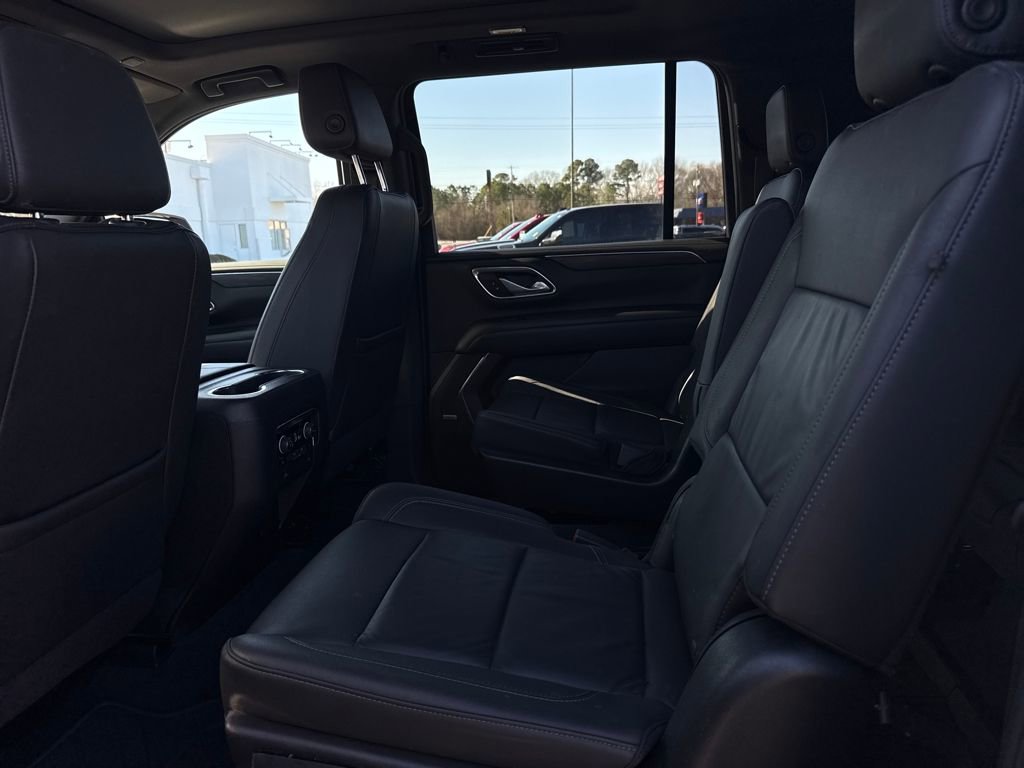Used 2022 Chevrolet Suburban LT w/ LT Signature Package image 16