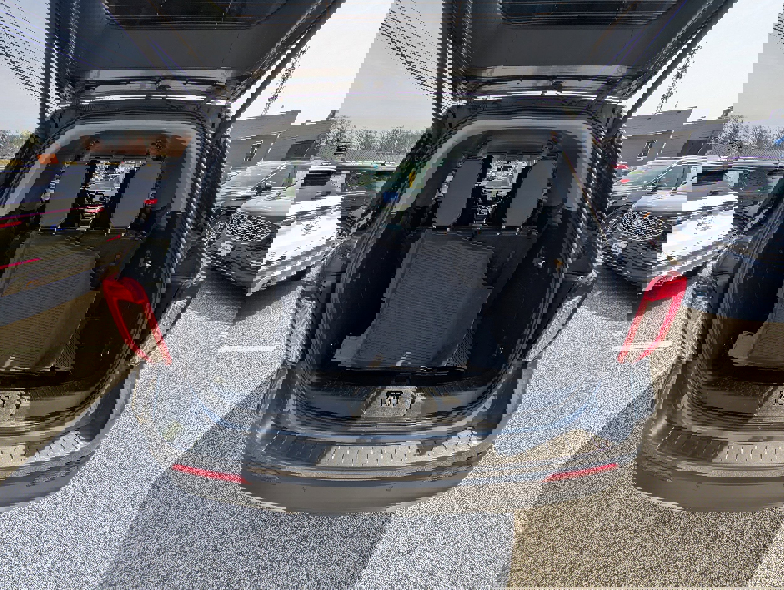 Certified 2023 Ford Explorer XLT w/ Equipment Group 202A image 15