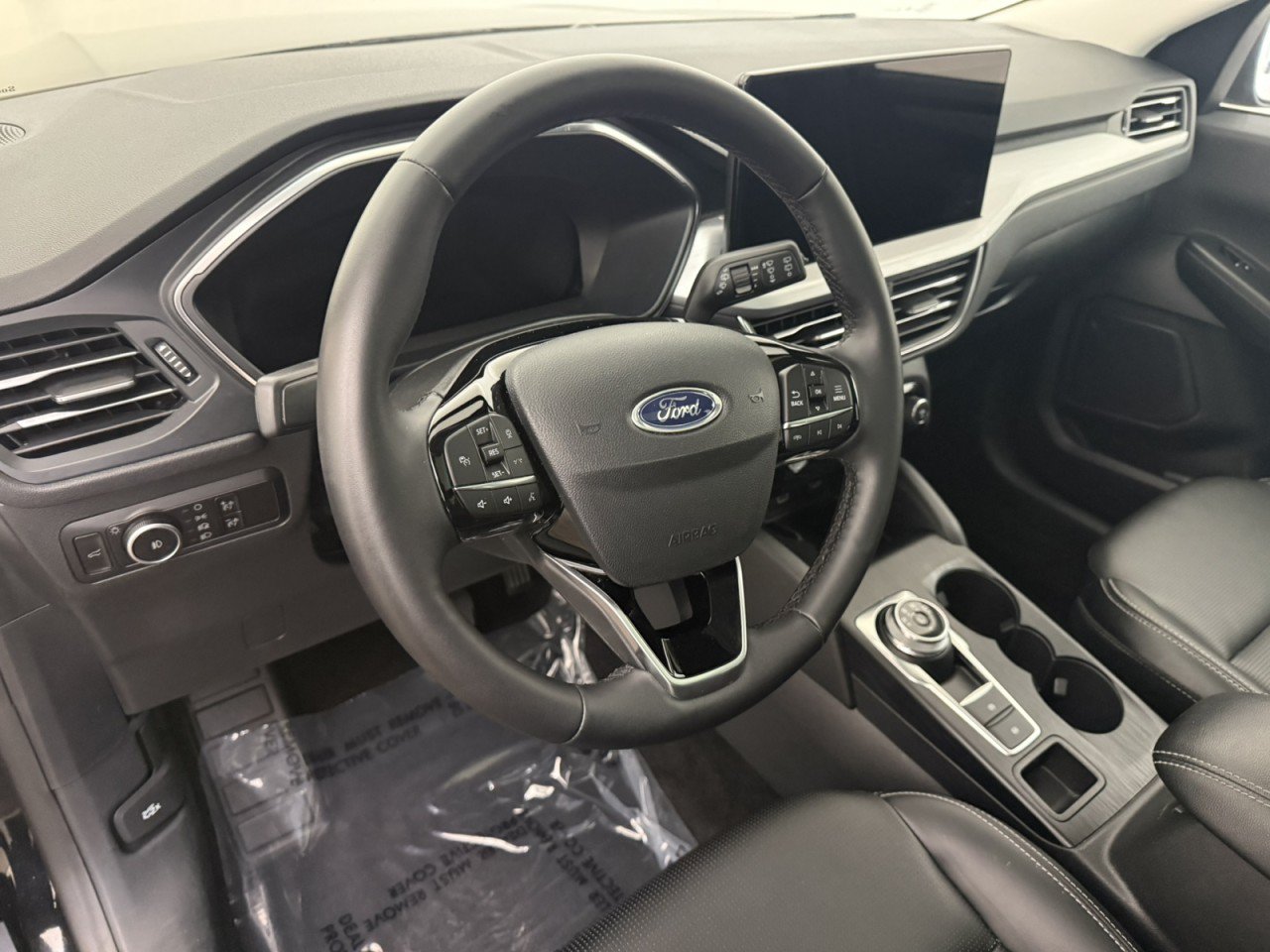 Certified 2025 Ford Escape Platinum AWD/4WD image 17