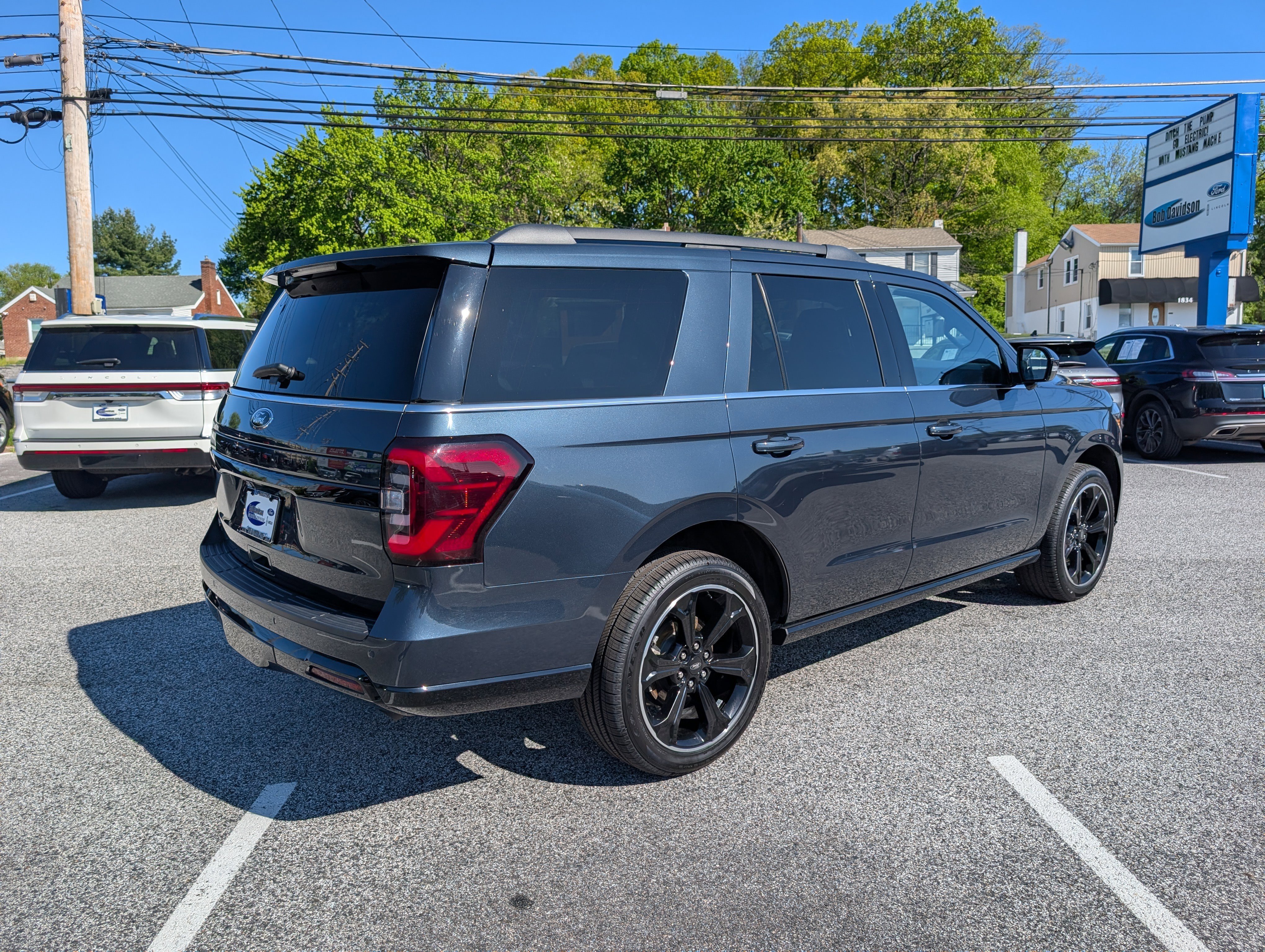 Certified 2023 Ford Expedition Limited AWD/4WD image 7