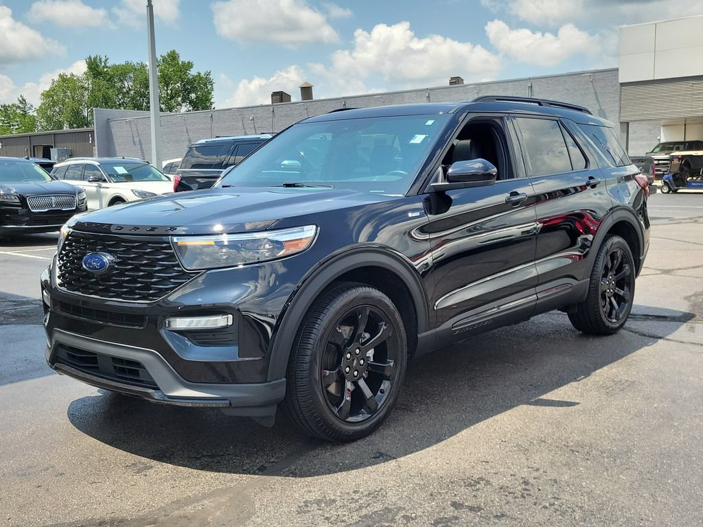 Certified 2024 Ford Explorer ST-Line w/ Class IV Trailer Tow Package AWD/4WD image 8