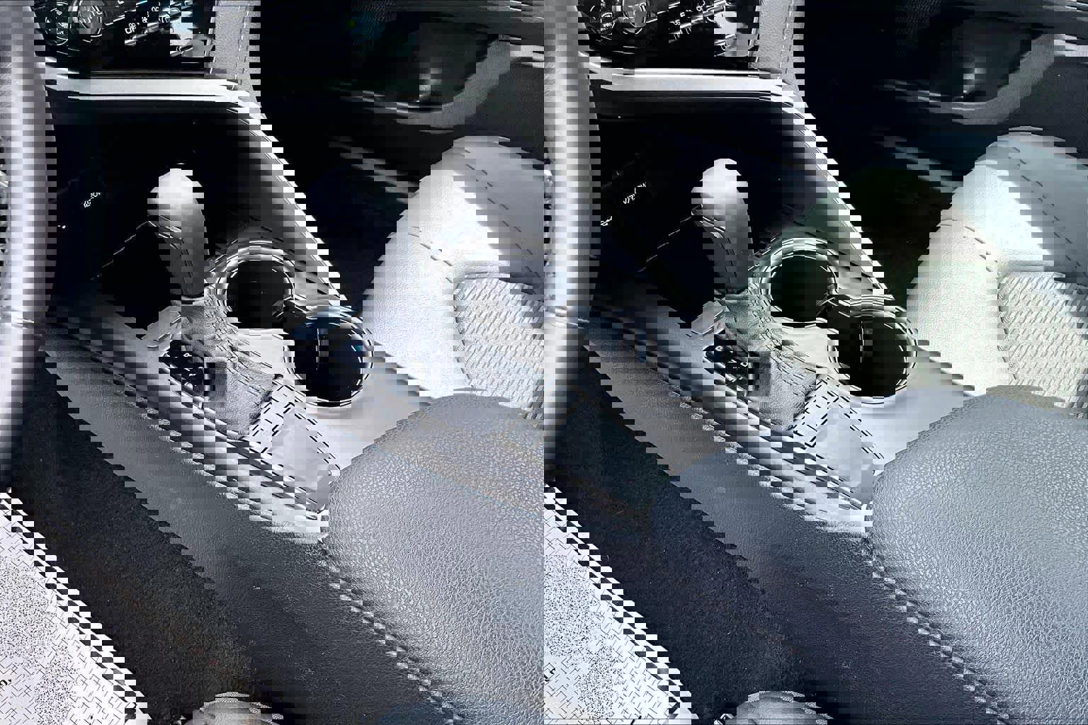 Used 2023 Toyota Camry SE image 19