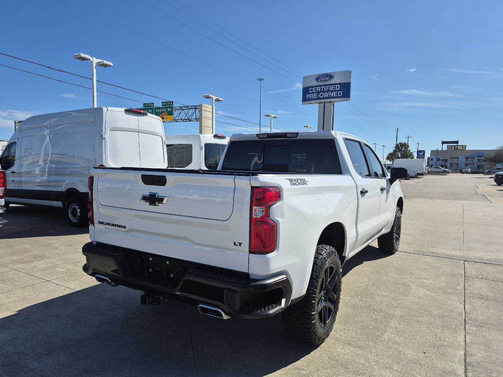 Used 2024 Chevrolet Silverado 1500 LT Trail Boss w/ Convenience Package II image 4