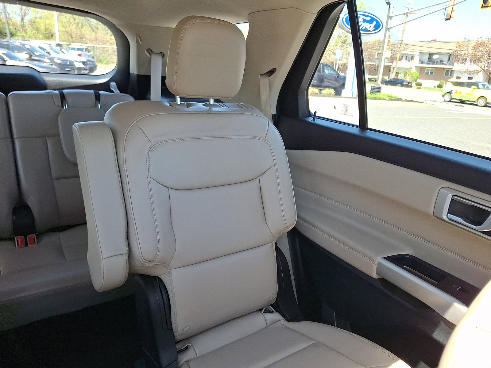Certified 2023 Ford Explorer XLT w/ Equipment Group 202A AWD/4WD image 20
