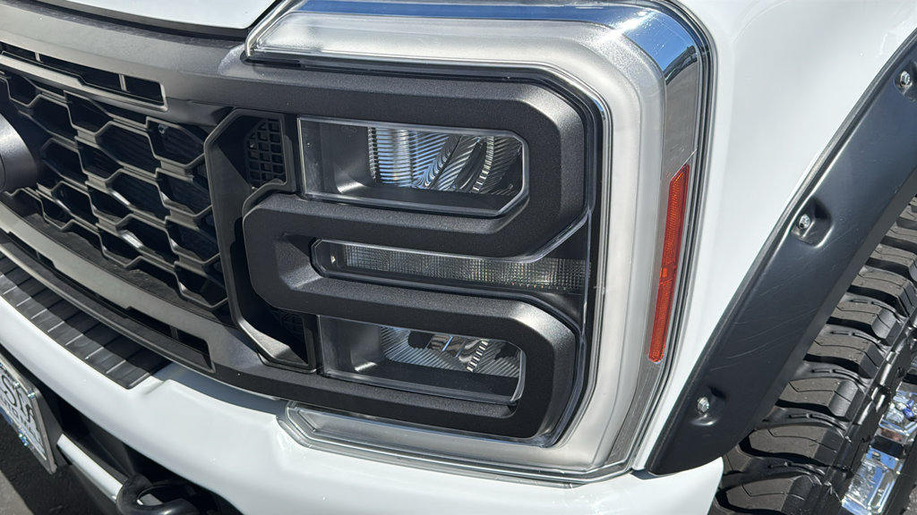 Certified 2023 Ford F250 Lariat w/ Lariat Ultimate Package AWD/4WD image 6