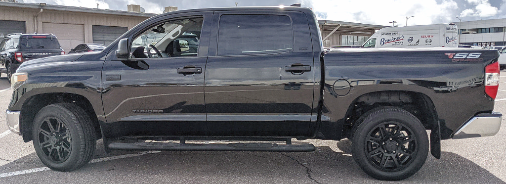 Used 2020 Toyota Tundra SR5 w/ SR5 Upgrade Package AWD/4WD image 5