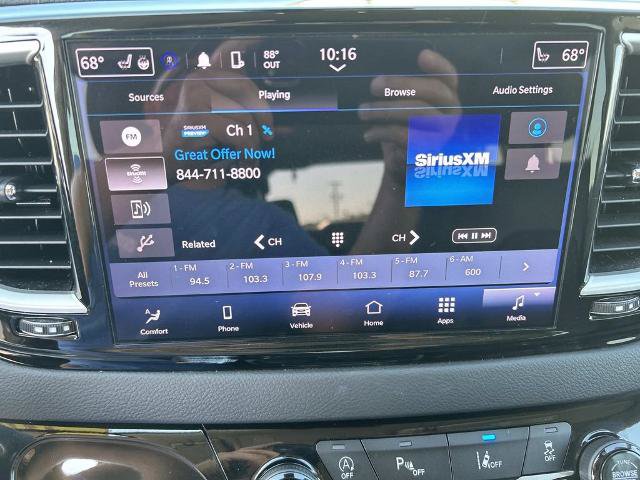 Used 2023 Chrysler Pacifica Touring-L FWD image 29