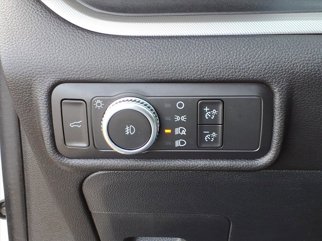 Certified 2022 Ford Explorer XLT w/ Equipment Group 202A image 19