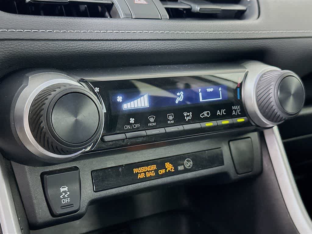Used 2021 Toyota RAV4 LE FWD image 17