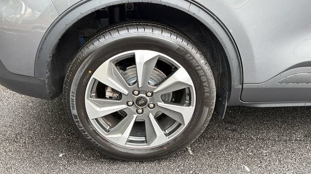 Certified 2024 Ford Escape Platinum AWD/4WD image 17