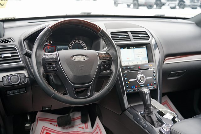 Certified 2018 Ford Explorer Platinum image 11