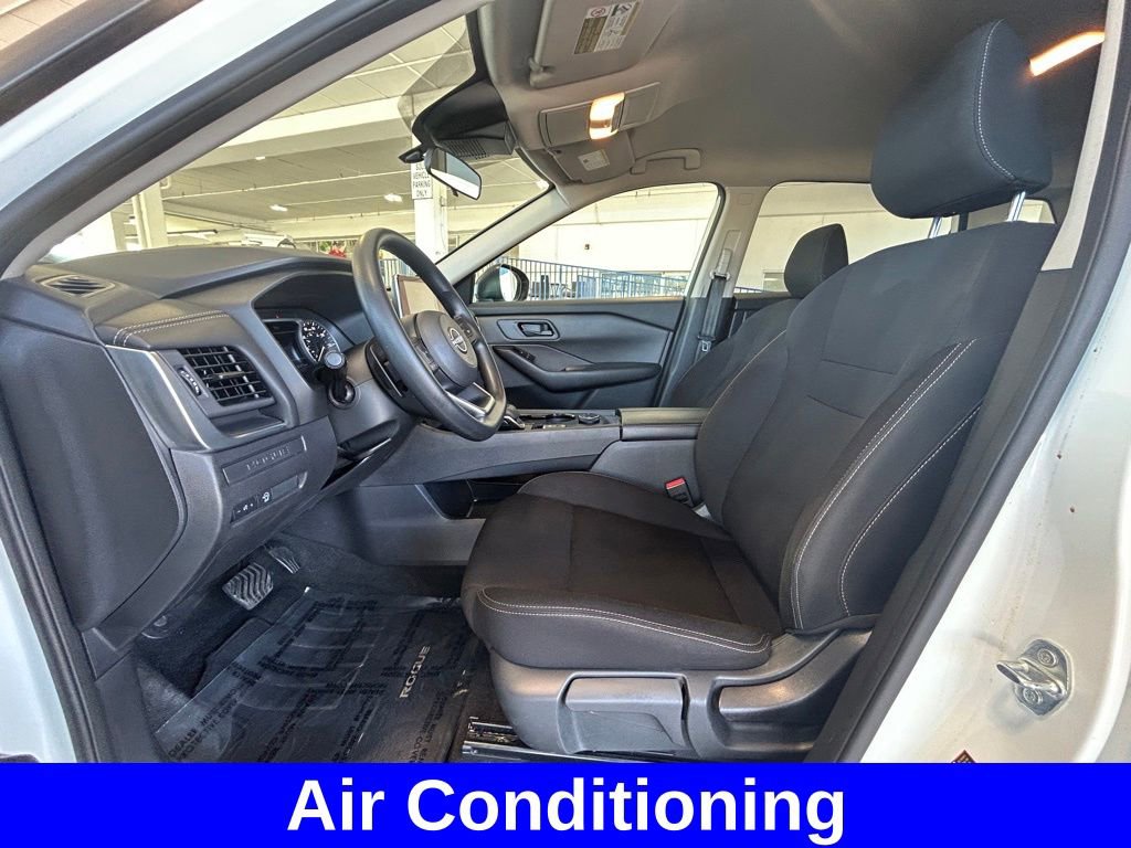 Used 2024 Nissan Rogue S AWD/4WD image 10