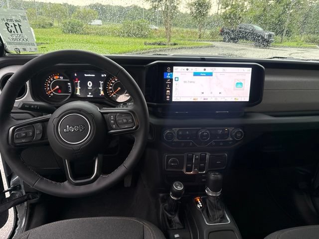 Used 2025 Jeep Wrangler Unlimited Sport AWD/4WD image 12