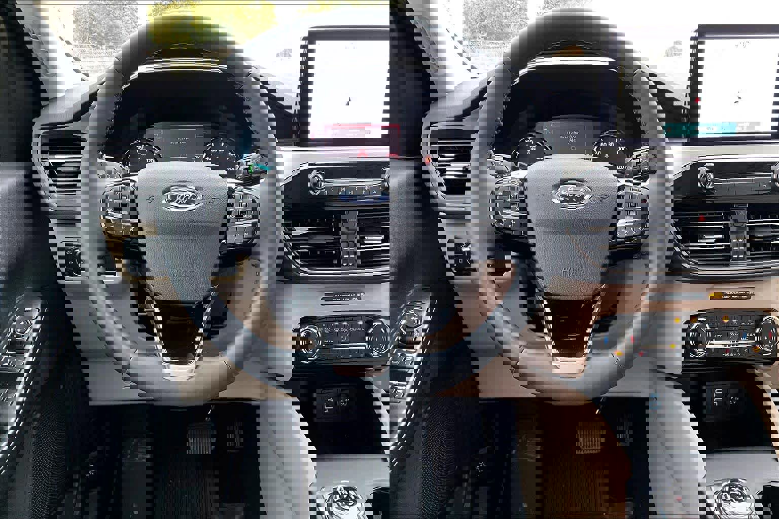 Certified 2022 Ford Escape SEL w/ Class II Trailer Tow Package image 8