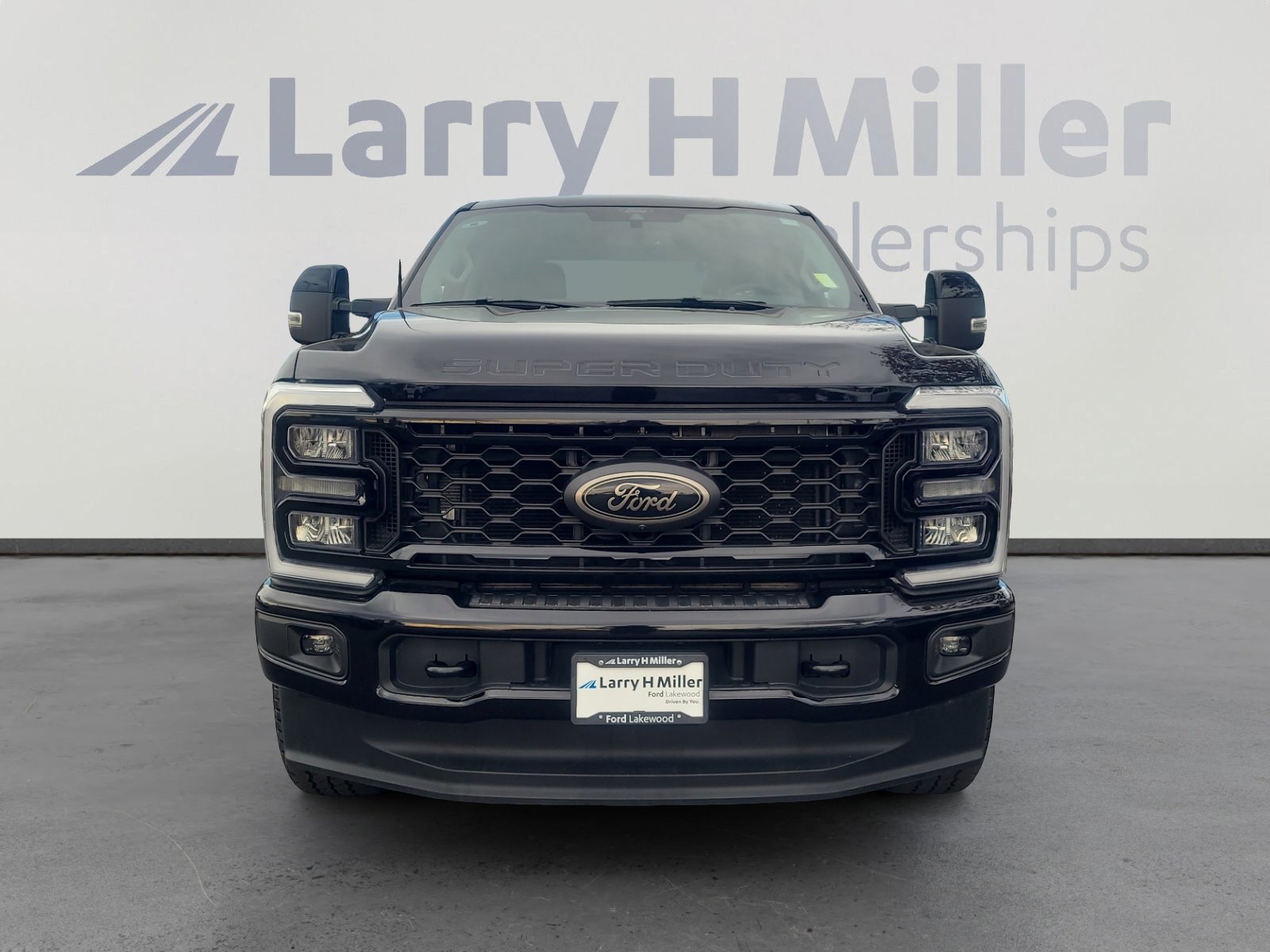 Certified 2025 Ford F350 Lariat w/ Black Appearance Package image 8