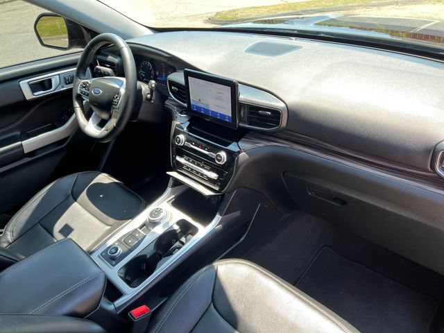 Certified 2023 Ford Explorer Limited w/ Equipment Group 301A AWD/4WD image 40