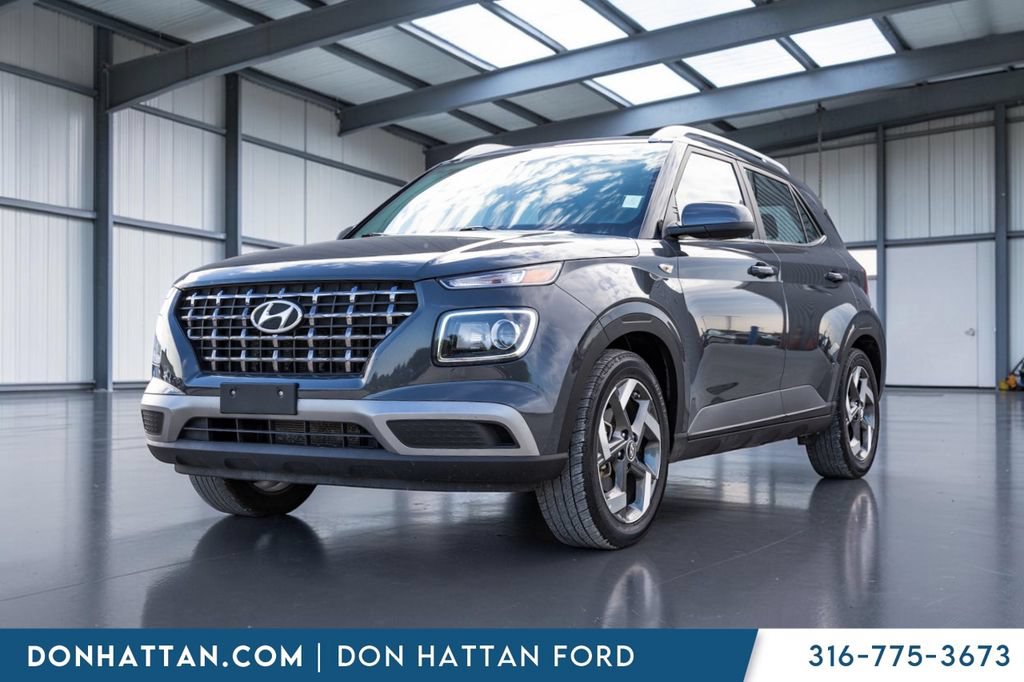 Used 2025 Hyundai Venue SEL FWD image 1