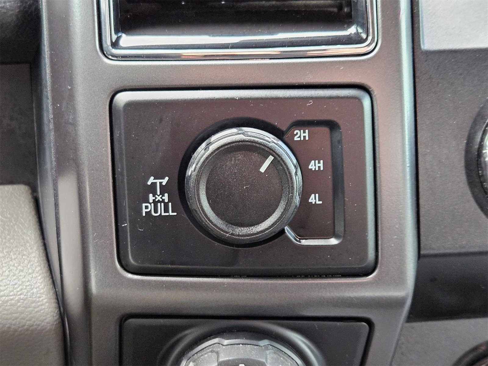 Certified 2019 Ford F150 XLT w/ Equipment Group 302A Luxury image 19