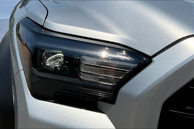 Used 2025 Toyota 4Runner TRD Off-Road Premium AWD/4WD image 31