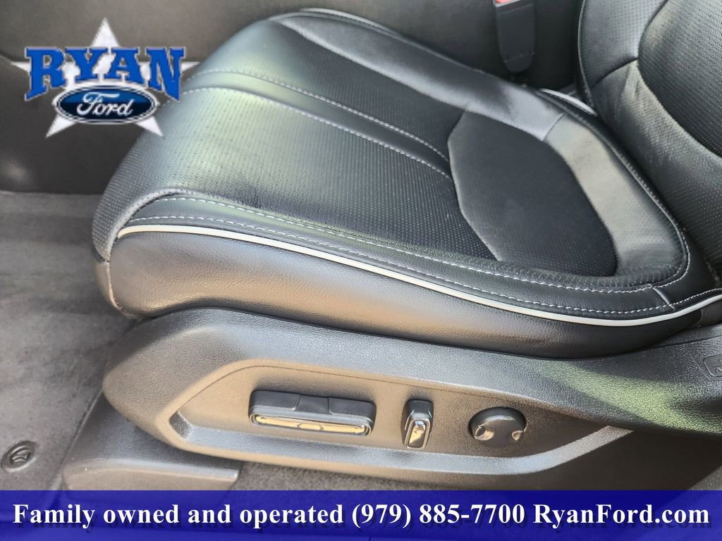 Used 2025 Honda Pilot Elite image 18