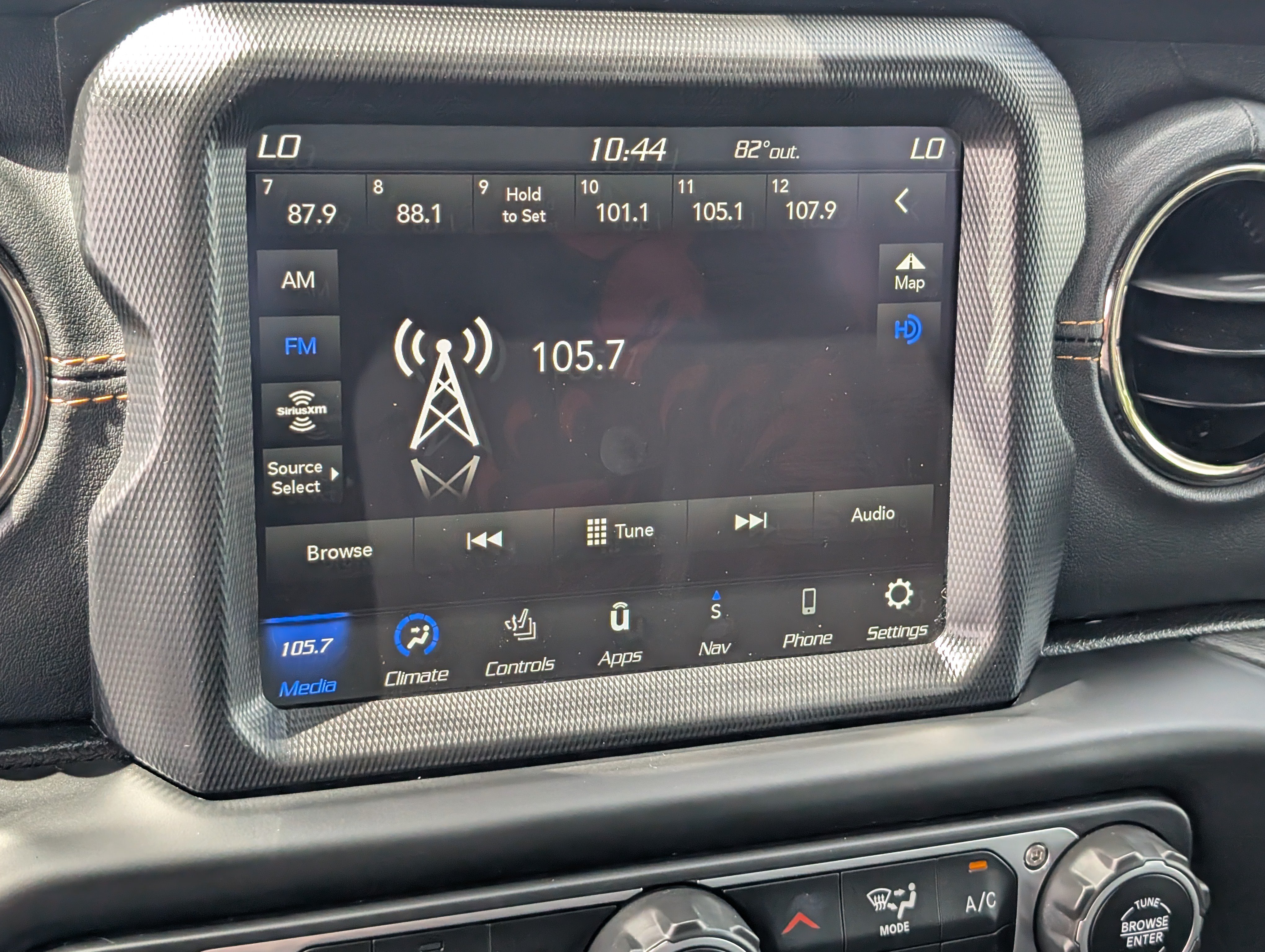 Used 2021 Jeep Wrangler Unlimited Sahara AWD/4WD image 23