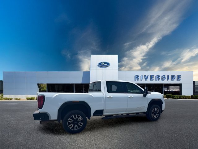 Used 2023 GMC Sierra 2500 AT4 w/ AT4 Preferred Package AWD/4WD image 3