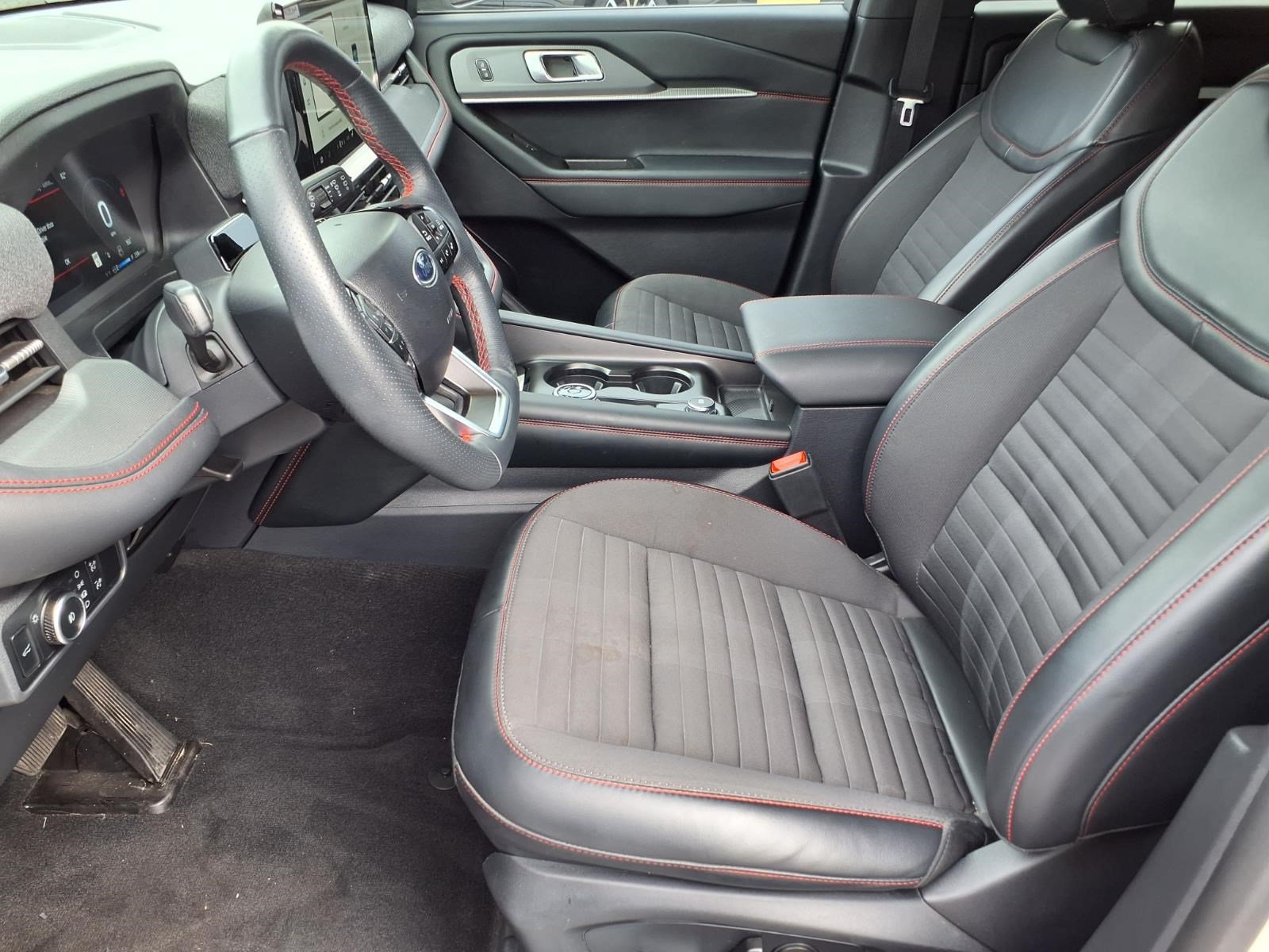Certified 2025 Ford Explorer ST-Line RWD image 15