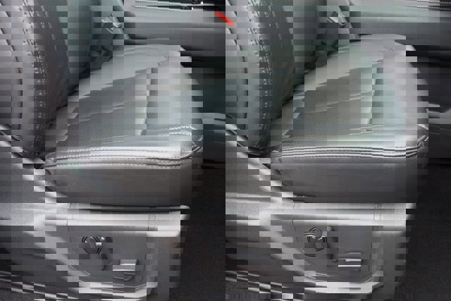 Certified 2024 Ford Expedition XLT image 12