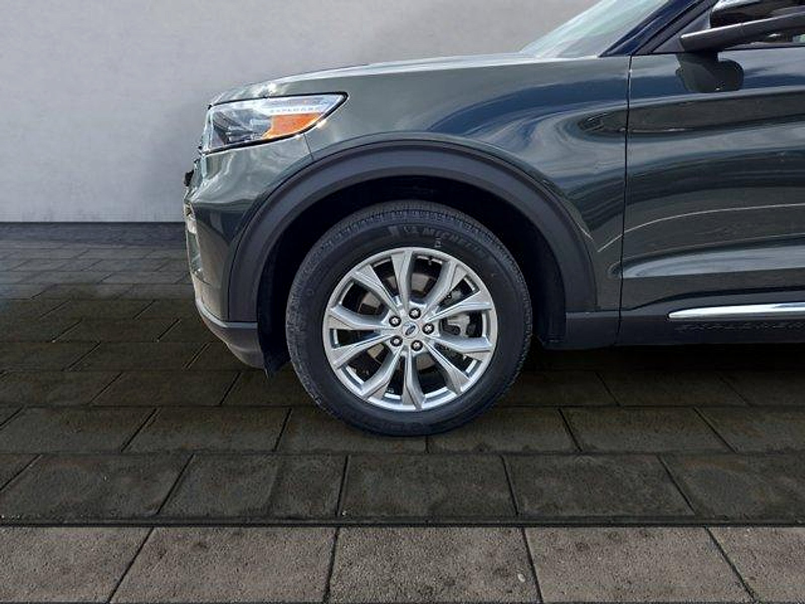 Certified 2024 Ford Explorer XLT w/ Equipment Group 202A AWD/4WD image 26