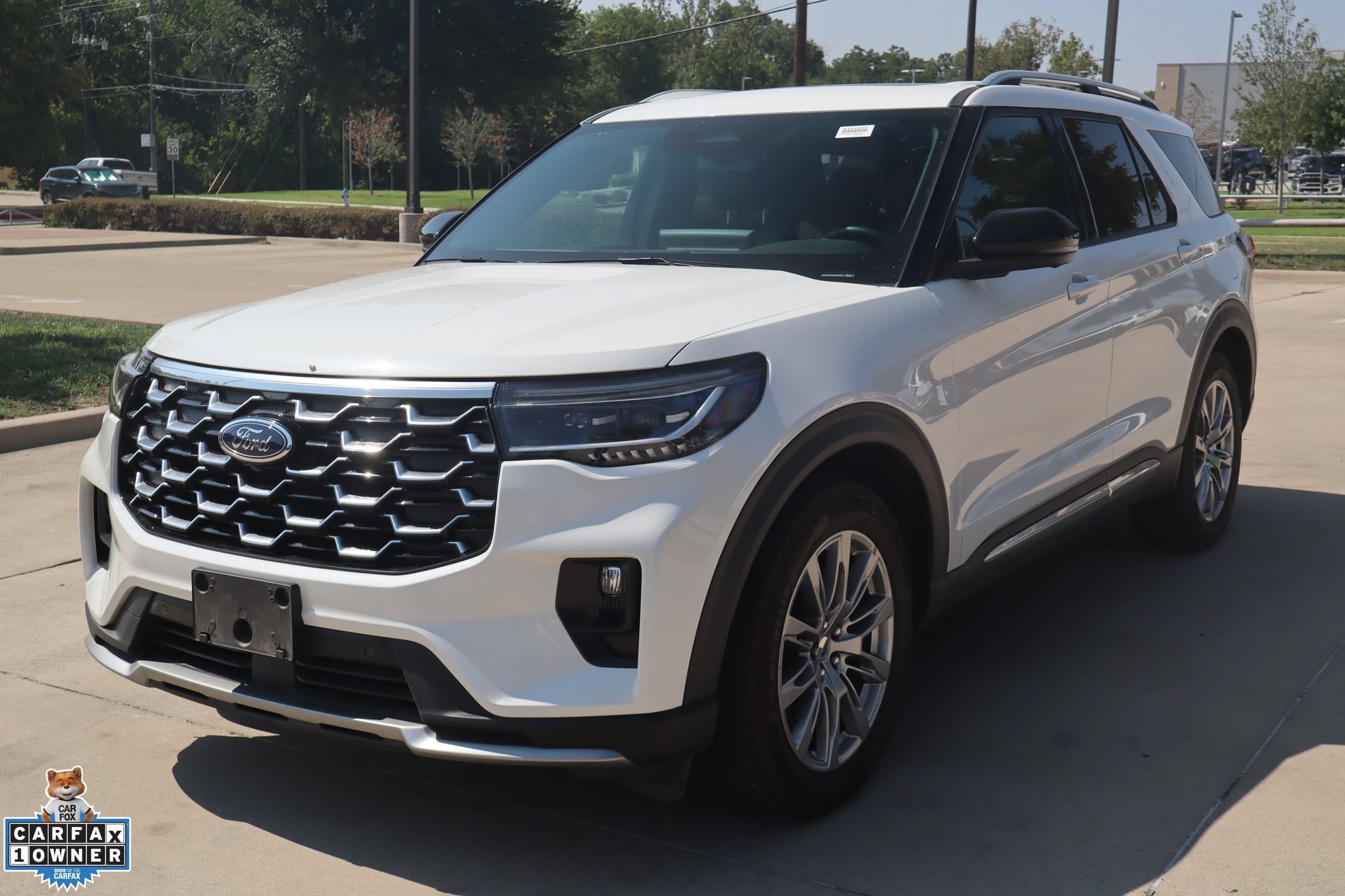 Certified 2025 Ford Explorer Platinum RWD image 8