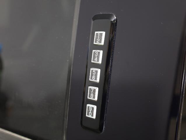 Certified 2021 Ford F250 Lariat w/ Chrome Package image 24