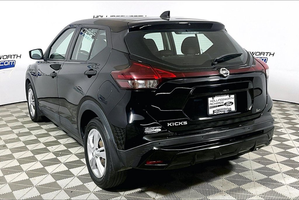 Used 2021 Nissan Kicks S FWD image 8