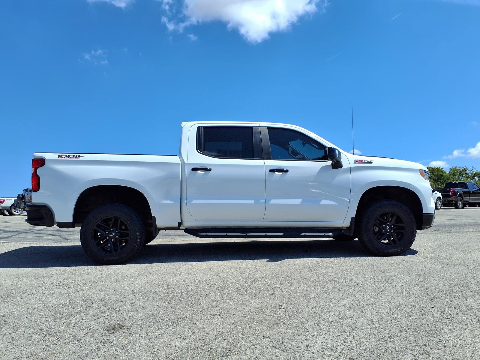 Used 2022 Chevrolet Silverado 1500 LT Trail Boss w/ LT Trail Boss Premium Package AWD/4WD image 4