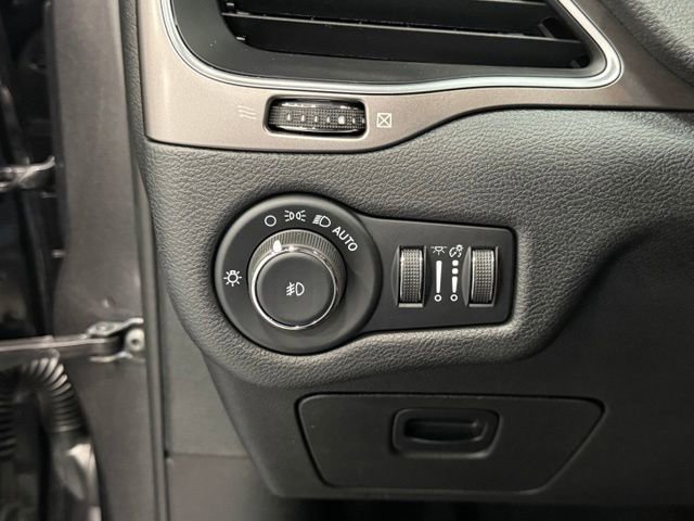 Used 2022 Jeep Cherokee Latitude Lux w/ Sun & Sound Group AWD/4WD image 15