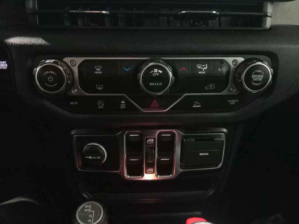 Used 2024 Jeep Wrangler Sport S image 20