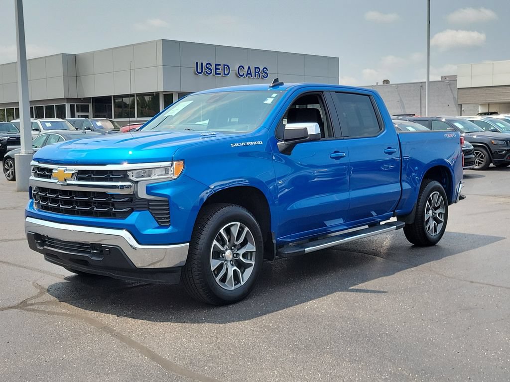 Used 2023 Chevrolet Silverado 1500 LT AWD/4WD image 8