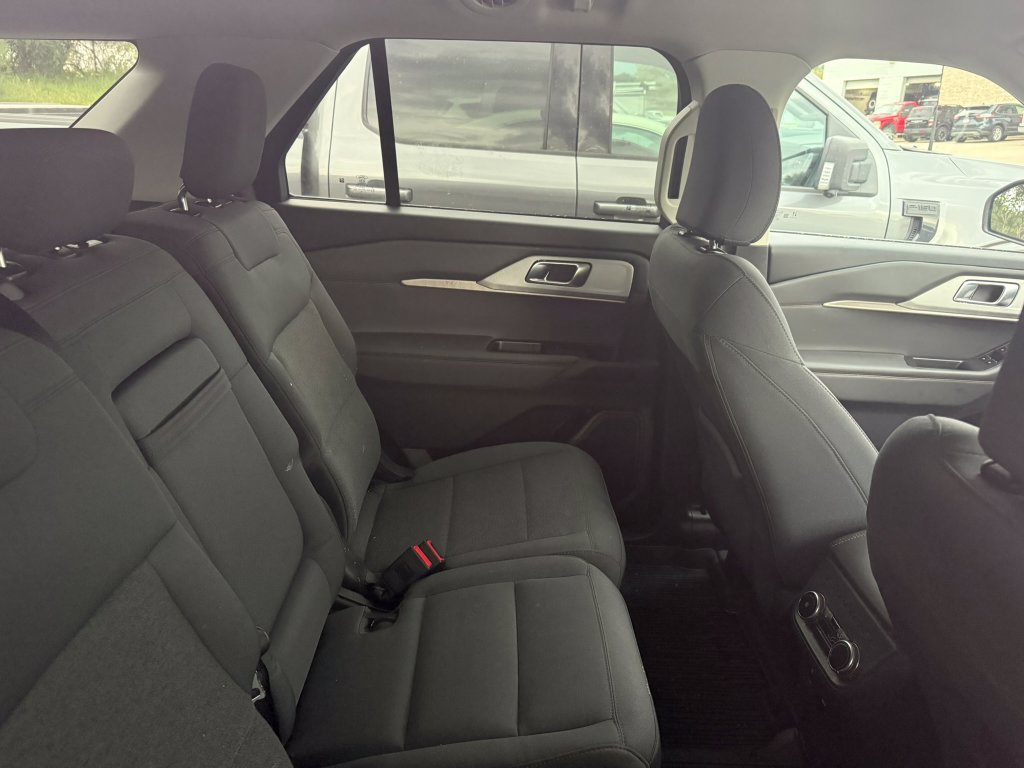 Certified 2025 Ford Explorer Active AWD/4WD image 9