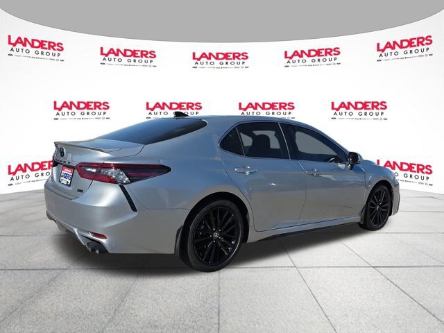 Used 2023 Toyota Camry XSE FWD image 3